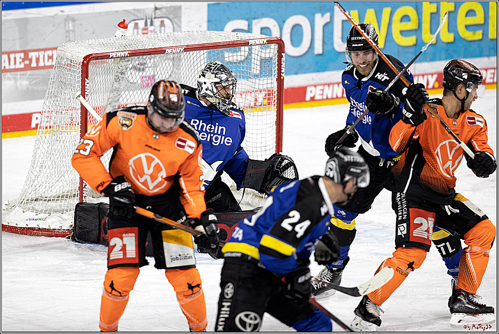 PENNY DEL;  Koelner Haie - Grizzlys Wolfsburg; Koeln, 25.11.2021